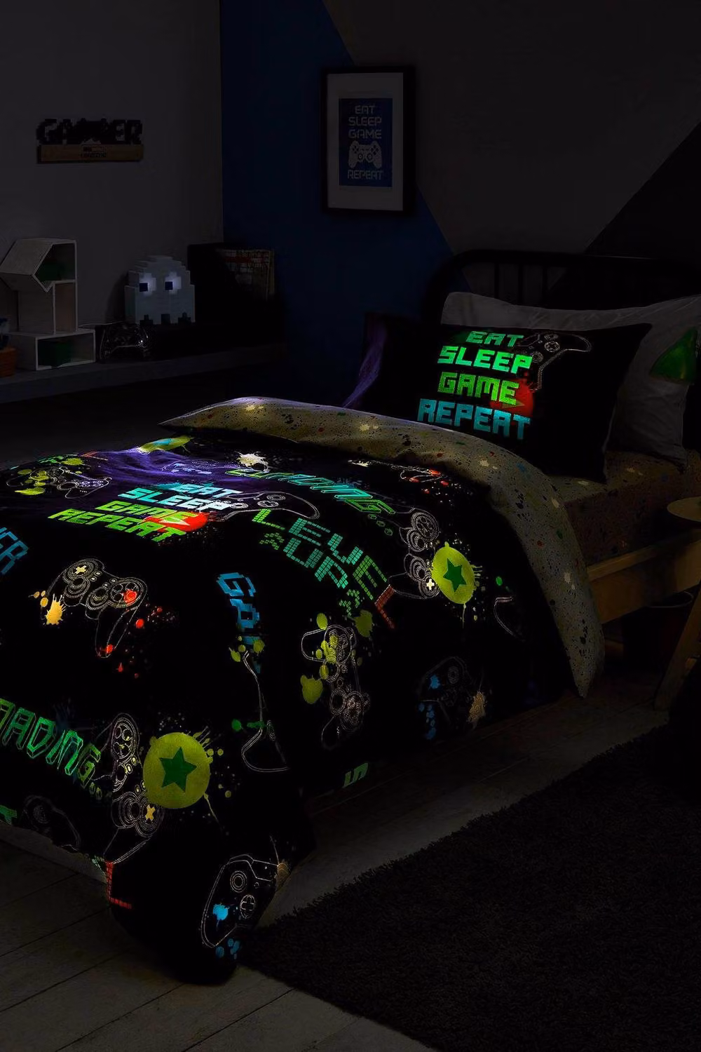 Bedlam Game Glow Kids Gamer Themed Reversible Duvet Cover and Pillowcase Set, Black, W: 140 cm, H: 200 cm – 2