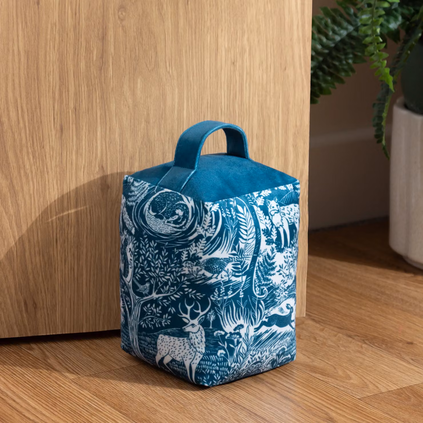 Furn Winter Woods Animal Velvet Doorstop in Midnight Blue – 4
