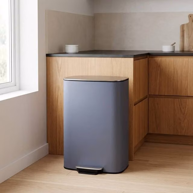 STILVORA 50L Pedal Bin with Soft-Close Lid, Odour Filter and Removable Inner Bucket in Grey and Silver – 1