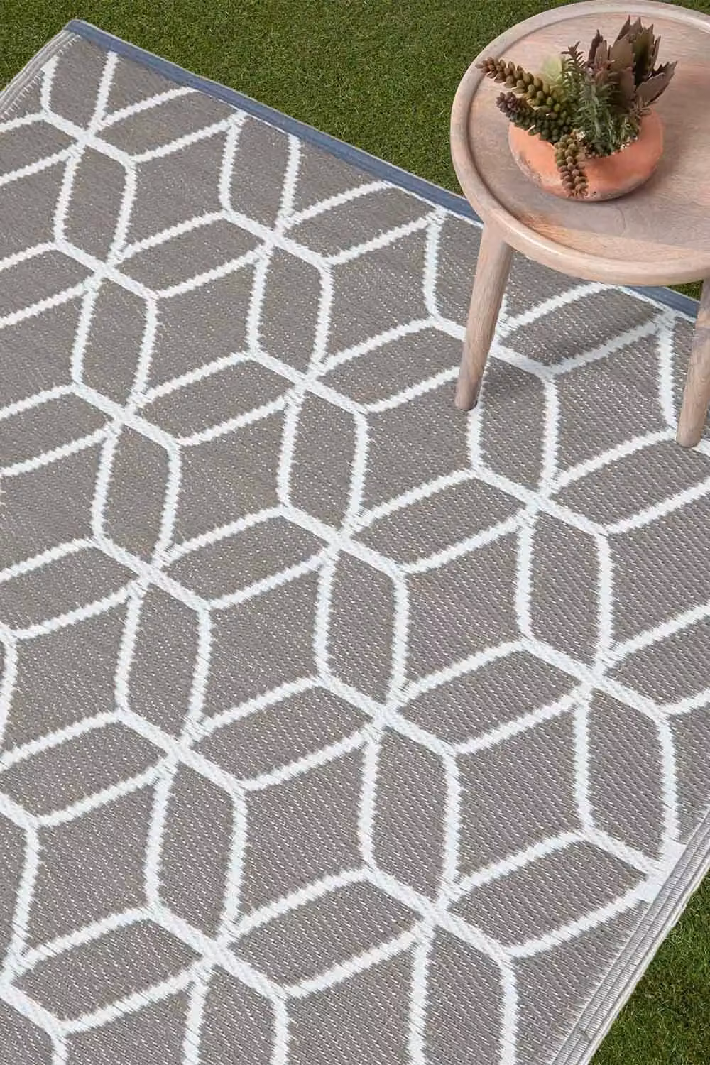 Homescapes Grey and White Geometric Outdoor Rug, W/D/H: 120 x 180 cm – 2