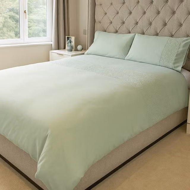 Voltico Pinsonic Quilted Microfibre Duvet Cover and Pillowcase Set in Green and White, Single