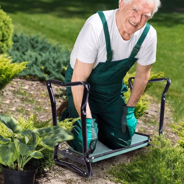 Outsunny 2-in-1 Folding Garden Kneeler and Seat in Green