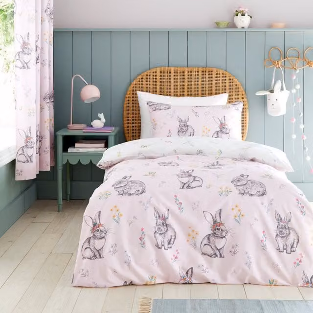 Catherine Lansfield Bunny Tails Ditsy Flower Reversible Junior Duvet Cover Set in Pink and White
