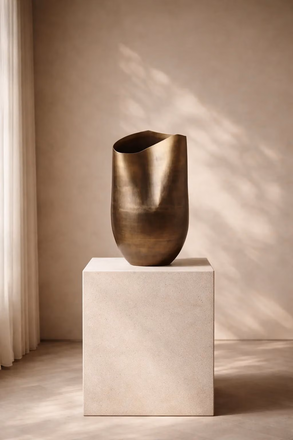 Tommy Franks Tromba II Modern Ceramic Tabletop Pot, Brown, W/D/H: 40 x 40 x 65 cm