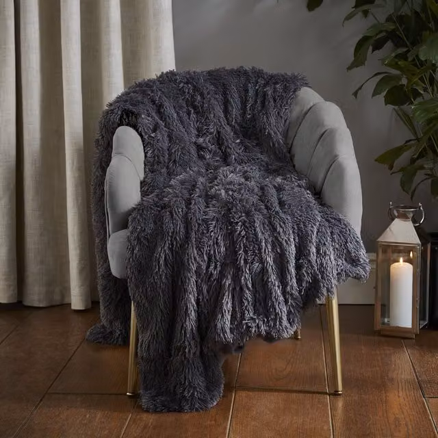 Catherine Lansfield Cuddly Fluffy Fleece Throw in Charcoal Grey, W: 150 cm, L: 200 cm – 1