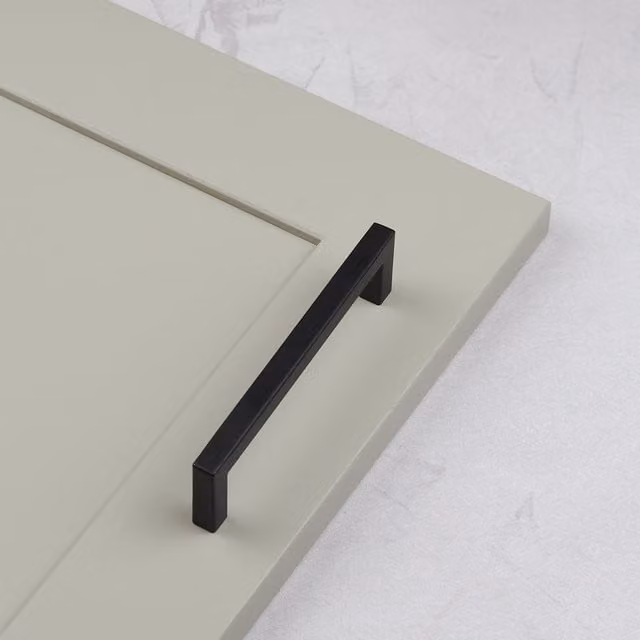 Handle & Home Squared Straight D-Bar Cabinet Handle in Matt Black Stainless Steel, 139mm