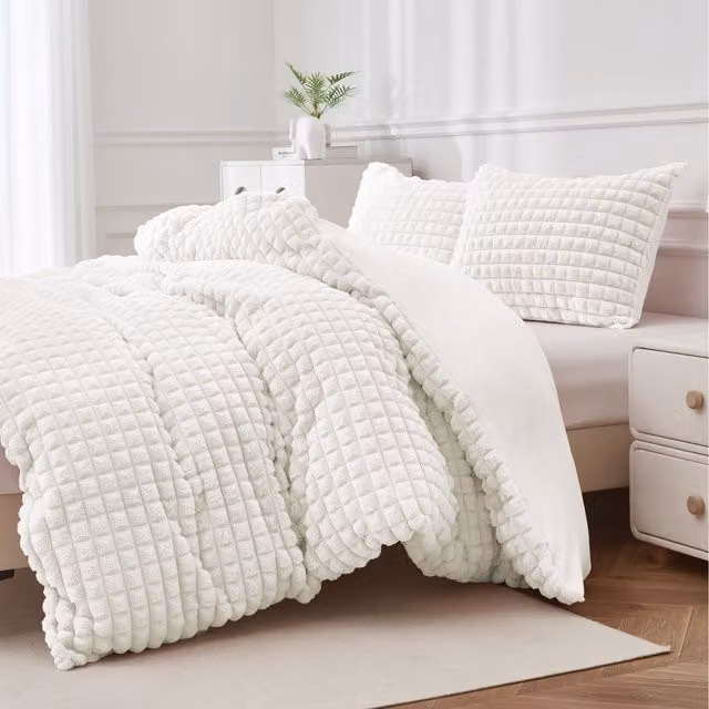 Ezysleep Luxury Faux Fur Box Duvet in Beige and White, 150 cm
