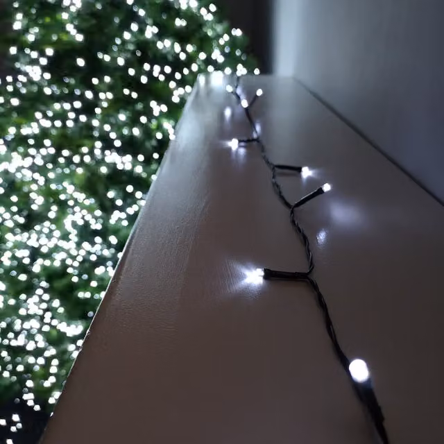 Samuel Alexander 20m Battery Operated Multi-Action Christmas String Lights with 200 Cool White LEDs – 1
