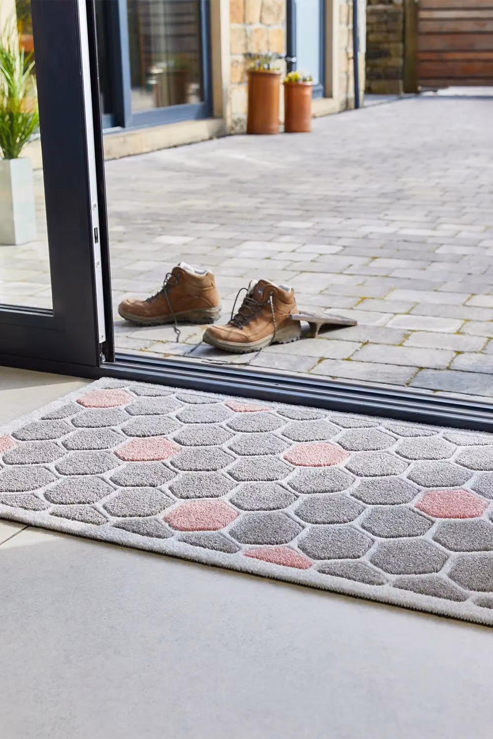 JVL Solemate Hand Carved Honeycomb Doormat, Grey, W: 57 cm, D: 100 cm – 2