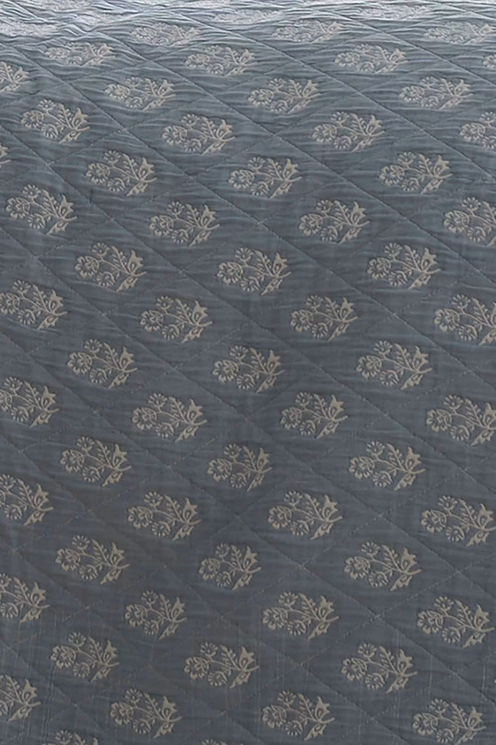 Dreams & Drapes Blue Floral Jacquard Quilted Bedspread – 2