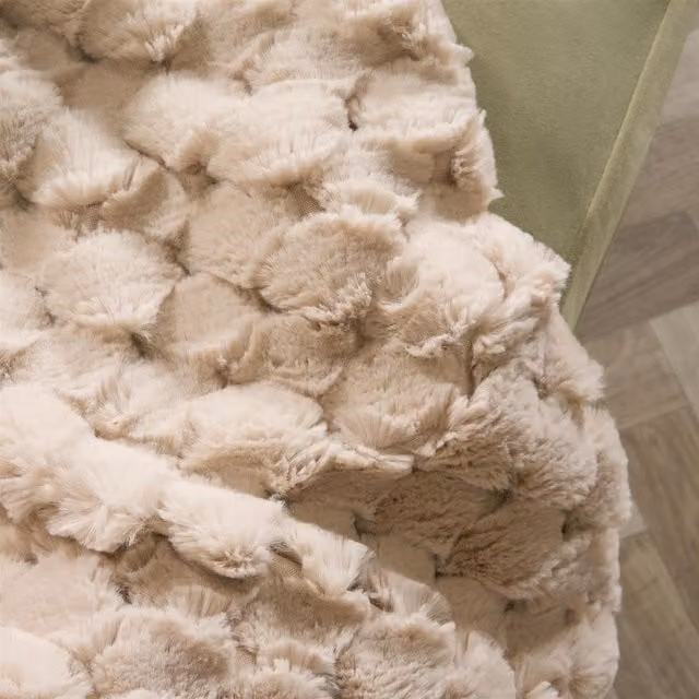 OHS Jumbo Waffle Faux Fur Throw in Natural Beige and Multicolour