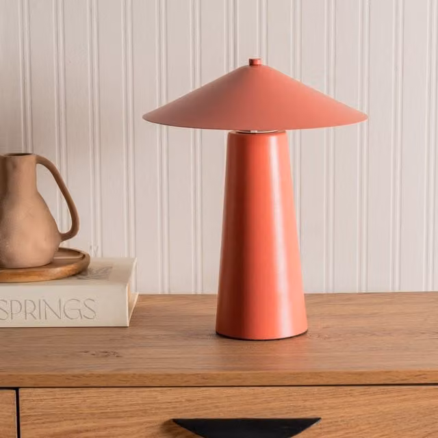 Axel Metal Table Lamp in Coral Pink