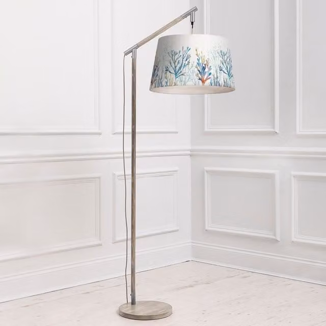 Voyage Maison Quintus Floor Lamp with Coral Lampshade in Grey and Wood – 1