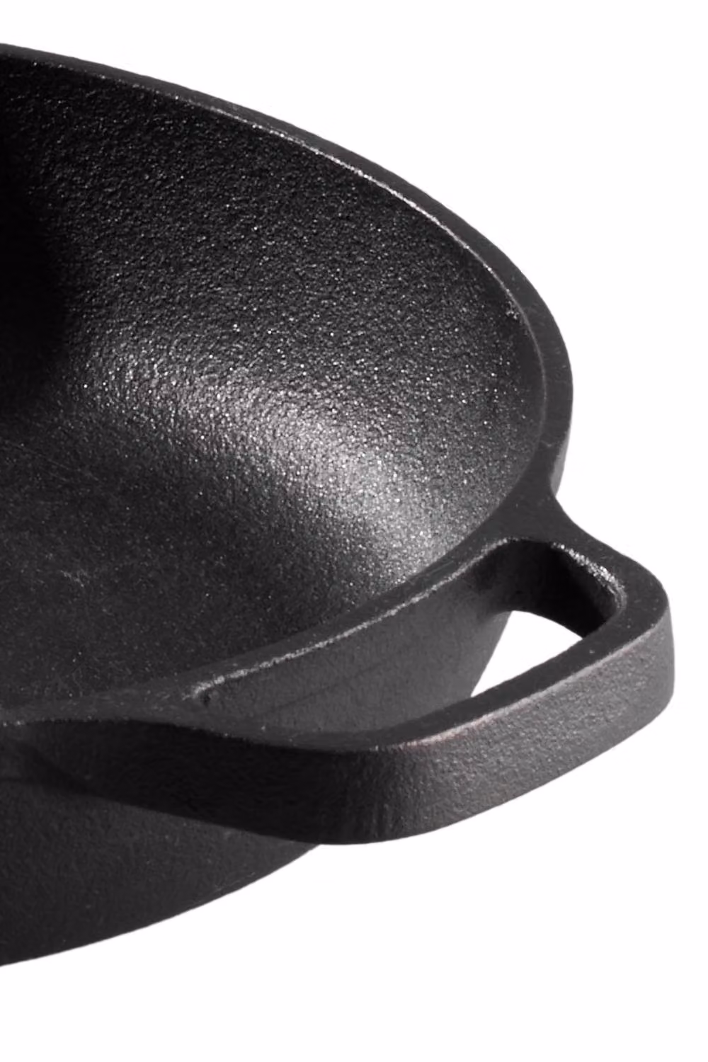 Garden Sanctuary Uncoated Cast Iron Round Frying Pan with Removable Wooden Handle in Black – 4