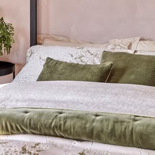 Christy Jaipur Luxury Square Velvet Cushion in Green, 45 x 45 cm – 6