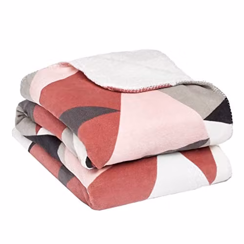 OHS Geometric Shapes Reversible Sherpa Fleece Throw Blanket in Pink, White and Grey, W/D/H: 150 x 180 cm