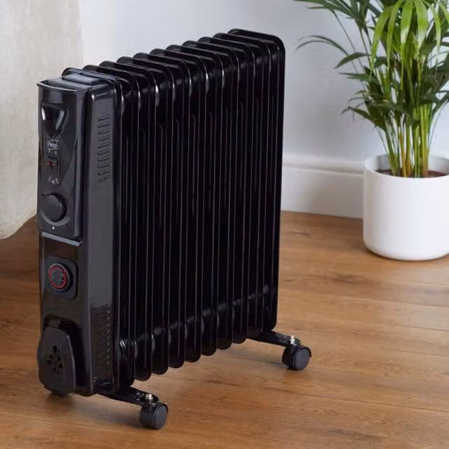 Neo 2500W 11 Fin Electric Oil Filled Radiator with Timer and Thermostat in Black