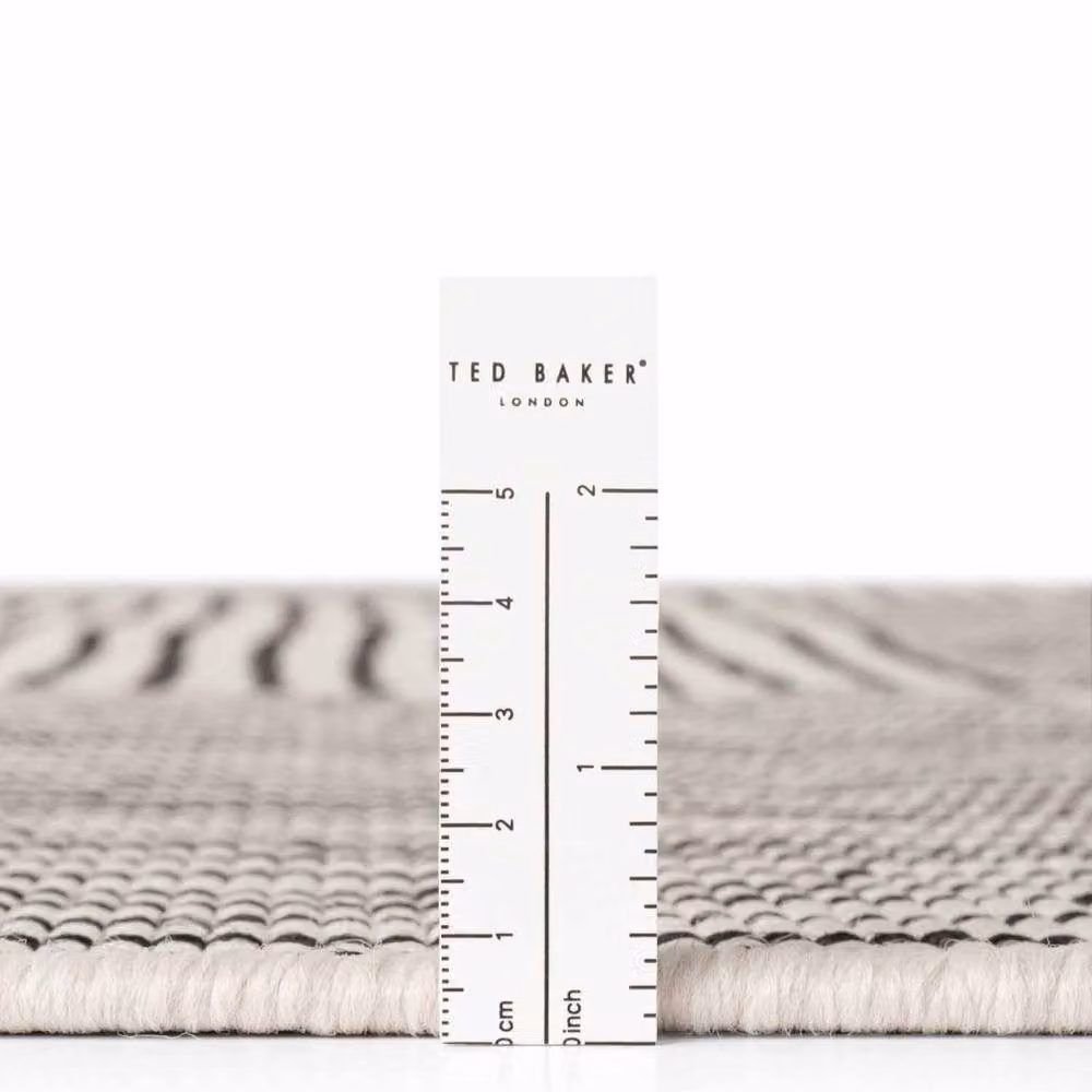 Ted Baker Nightingale Reversible Checkerboard Indoor Outdoor Rug in Black, W: 120 cm, L: 170 cm – 5