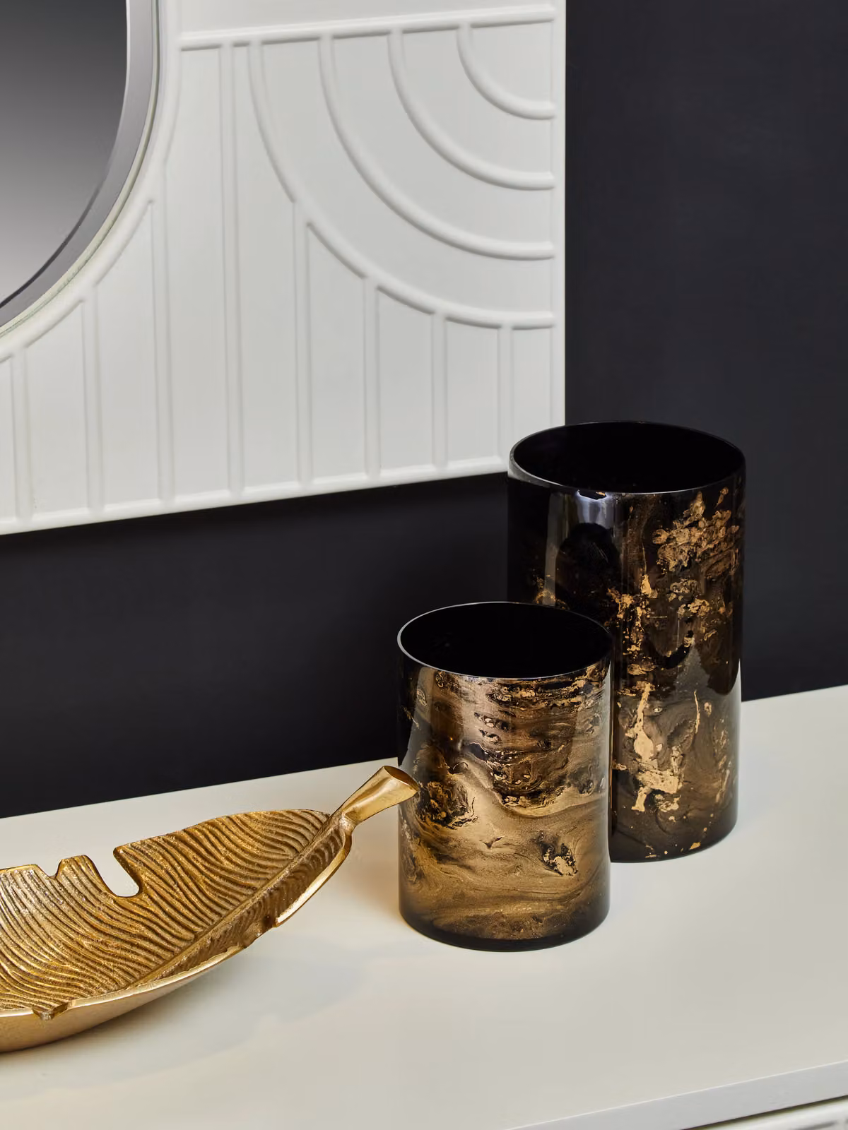 Orsina Gaia Modern Round Tabletop Candle Holder in Black and Gold – 3