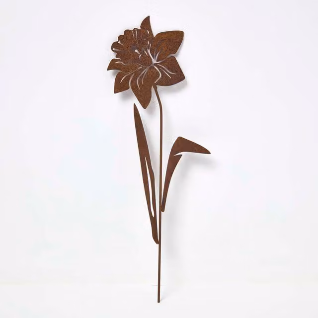 Homescapes Steel Narcissus Garden Stake Decorations, Set of 2, Brown