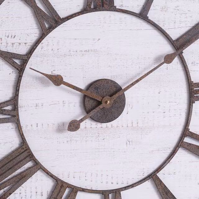 KDMK Rustic Round Analogue Wall Clock in Brown and White with Wood and Metal Details