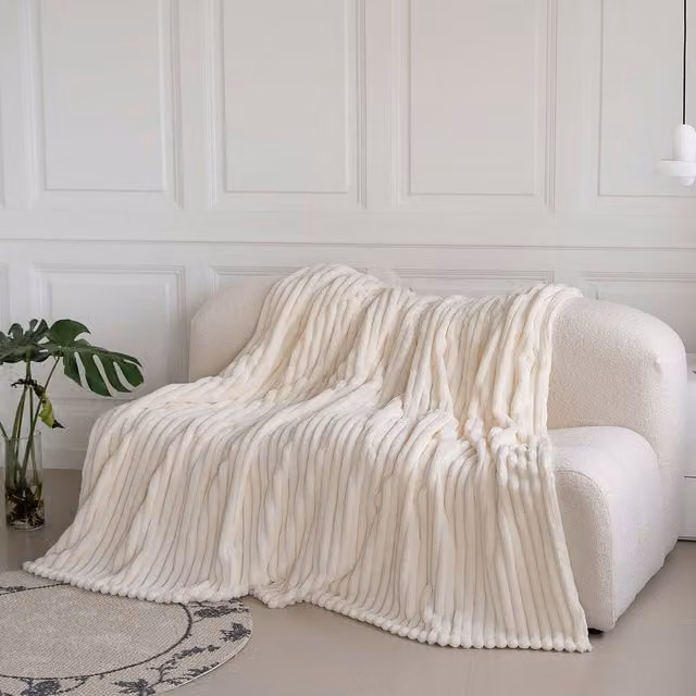 Velosso Modern Striped Velvet Throw in White, W: 200 cm, D: 240 cm
