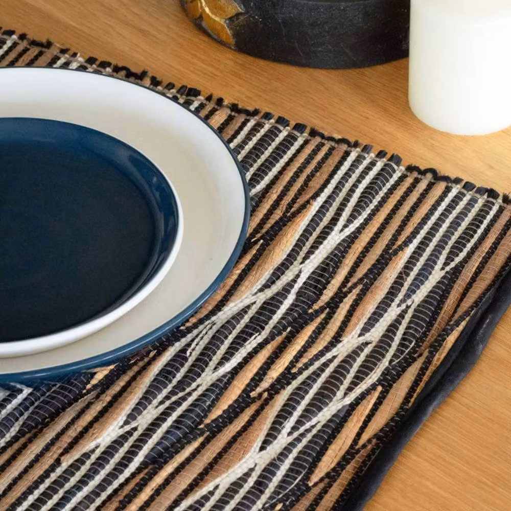 KDMD Handcrafted Water Hyacinth Placemat in Black and White Graphic Waves – 2