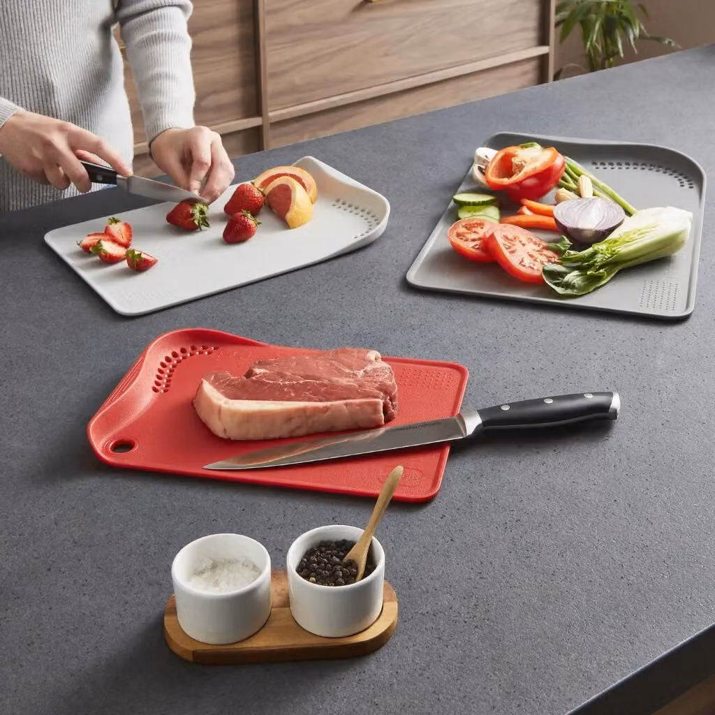 Morphy Richards 3 Piece Rectangular Silicone Cutting Board Set in Red or White with Non-Slip Feet and Dishwasher Safe Design – 5