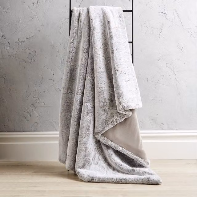Bellissimo Grey Quilted Faux Fur Snow Tip Throw