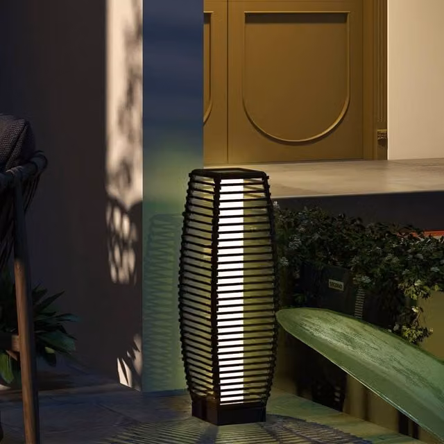 OUTSUNNY Solar LED Floor Lamp with Dusk Sensor in Brown – 1