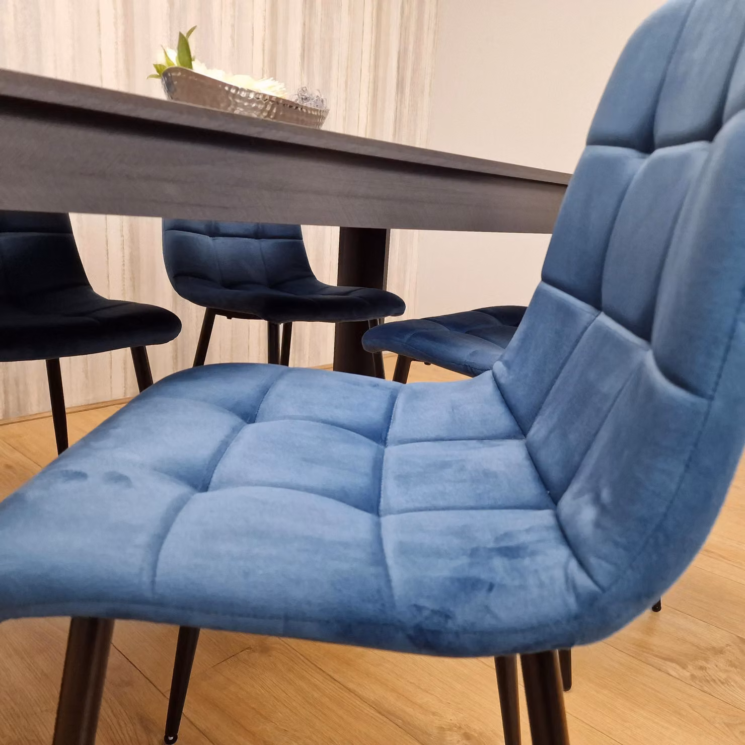 Kosy Koala Grey Dining Table and 4 Blue Velvet Chairs Dining Set, W/D/H: 140 x 80 x 75 cm – 2