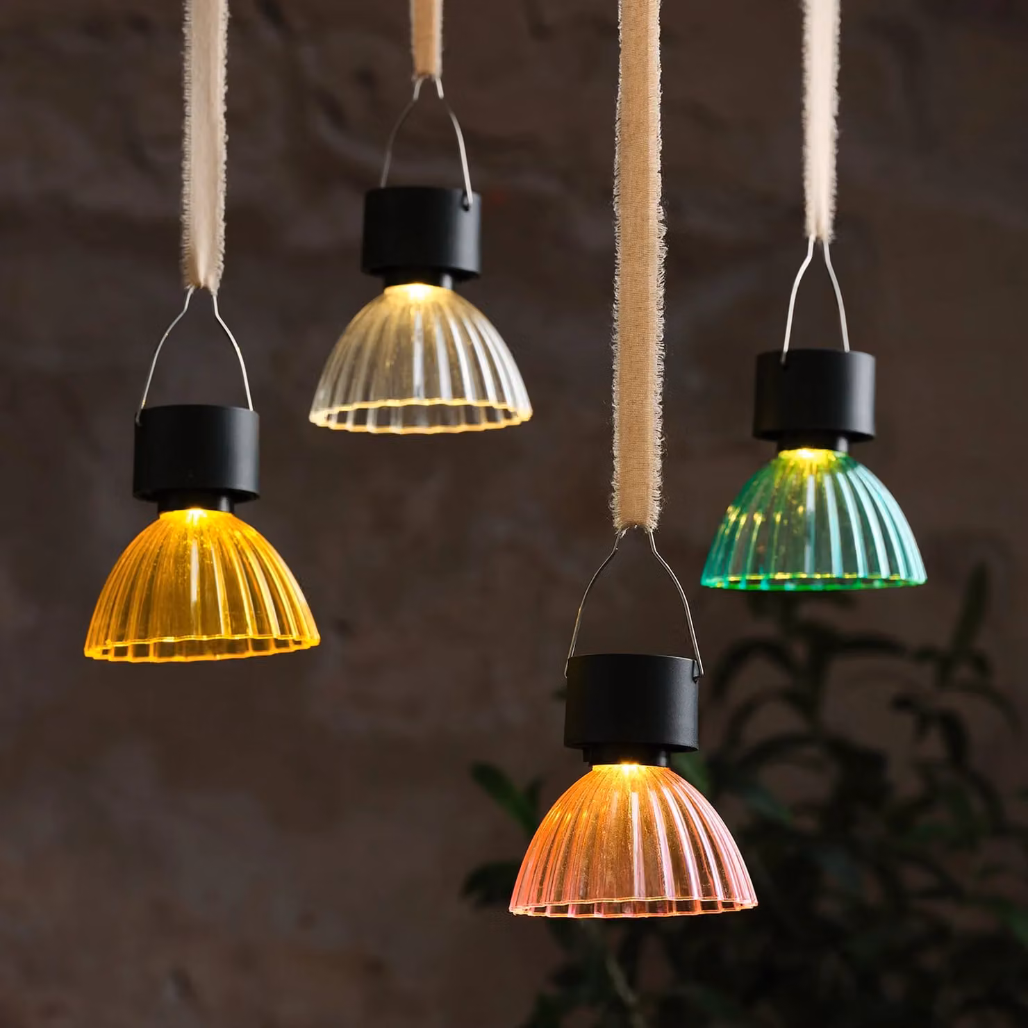 4 Lustre Pastel Solar Hanging LED Lights in Multicolour