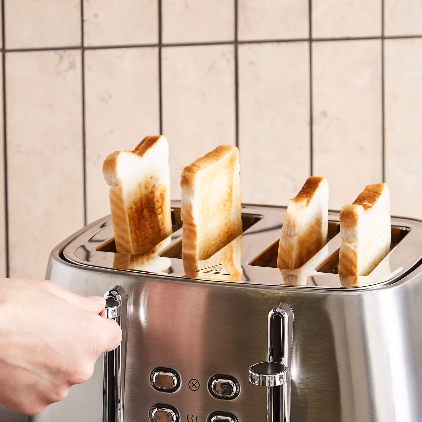 Morphy Richards Mexborough 4 Slice Toaster in Black and Silver Stainless Steel with Timer – 8