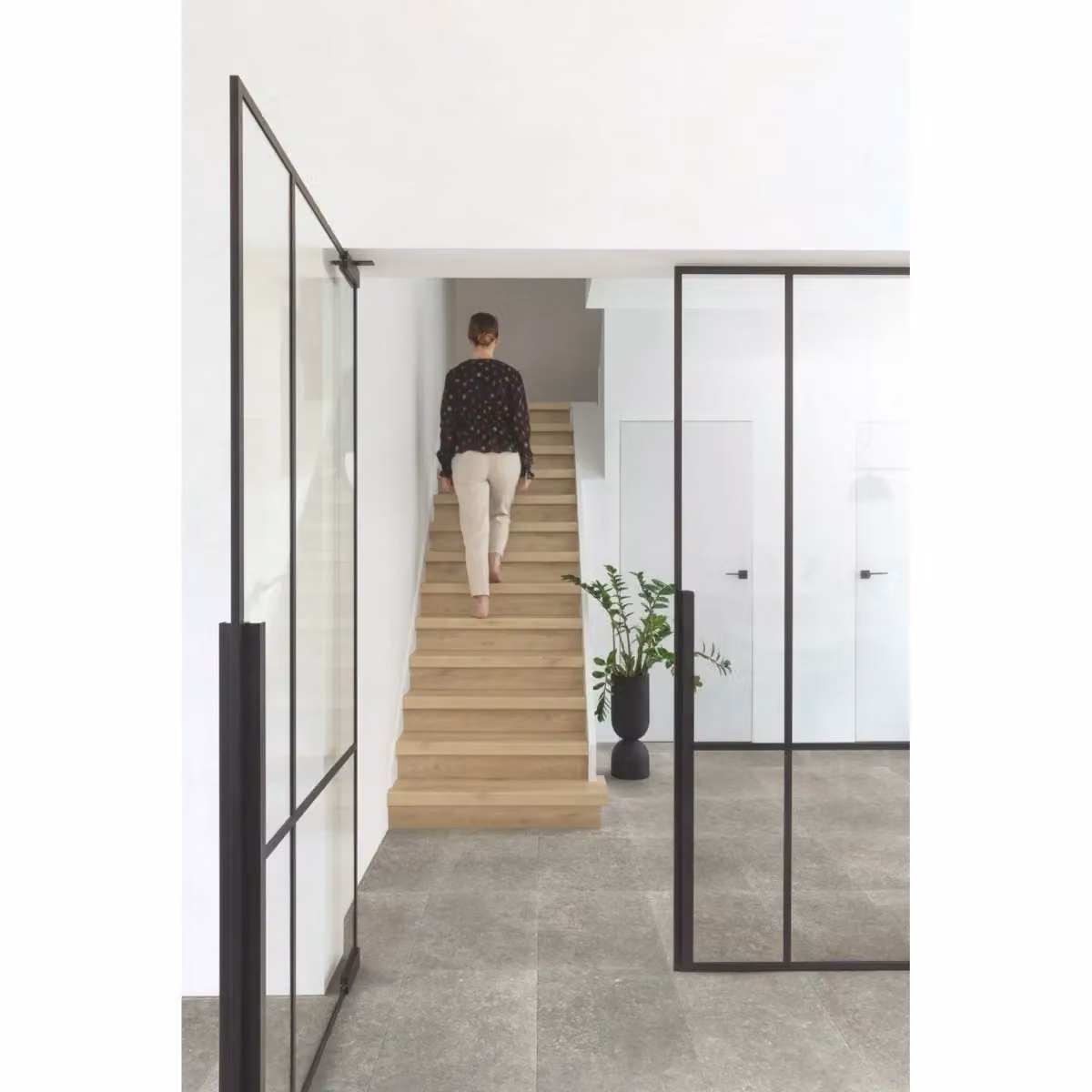 Vinyl Flooring UK Class 800 Wood Look Laminate Flooring, 8mm Thickness, Medium Beige, 7 Planks, Covers 1.596sqm – 2