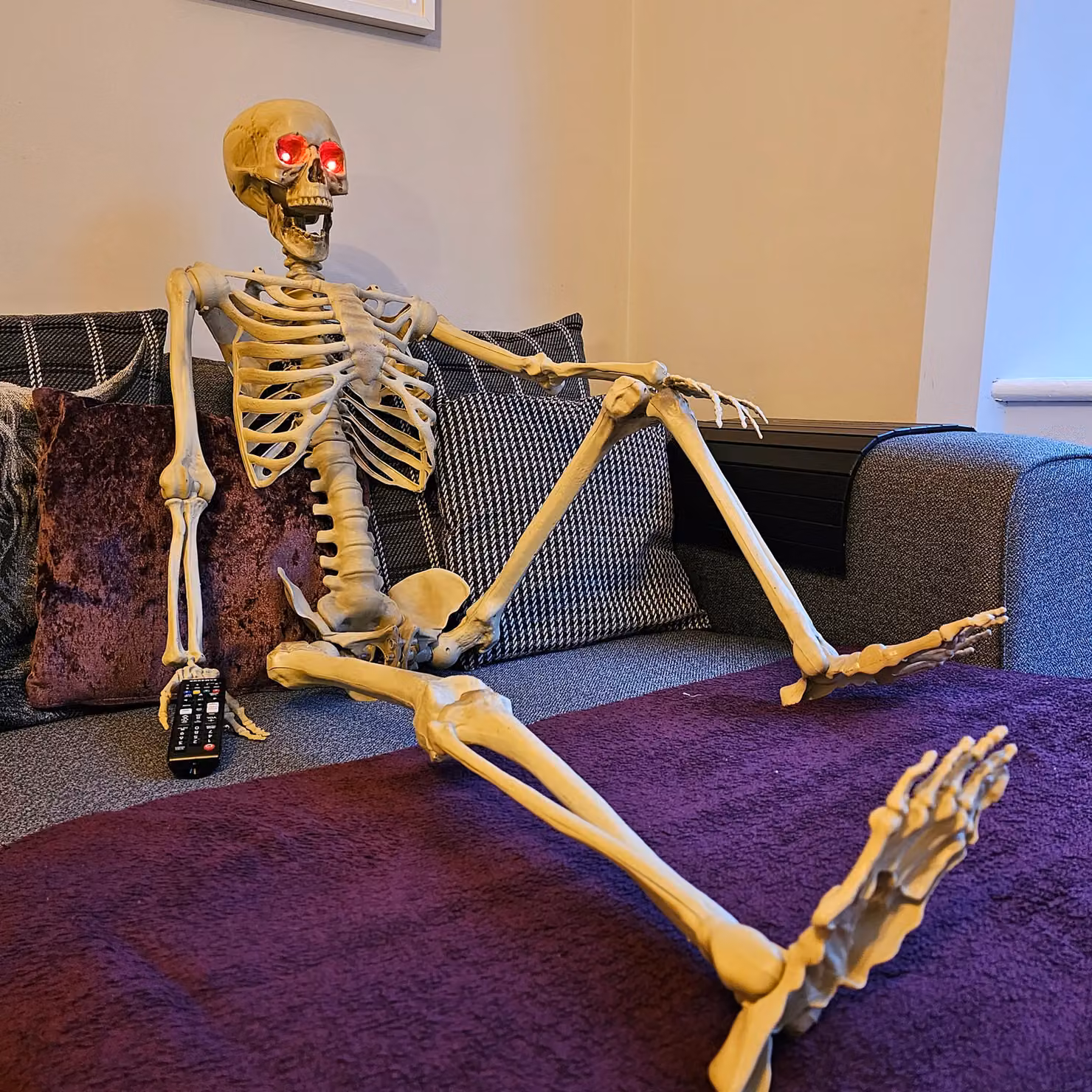 Samuel Alexander 150cm Full Body Halloween Skeleton Decoration with Movable Joints and LED Eyes in White – 4