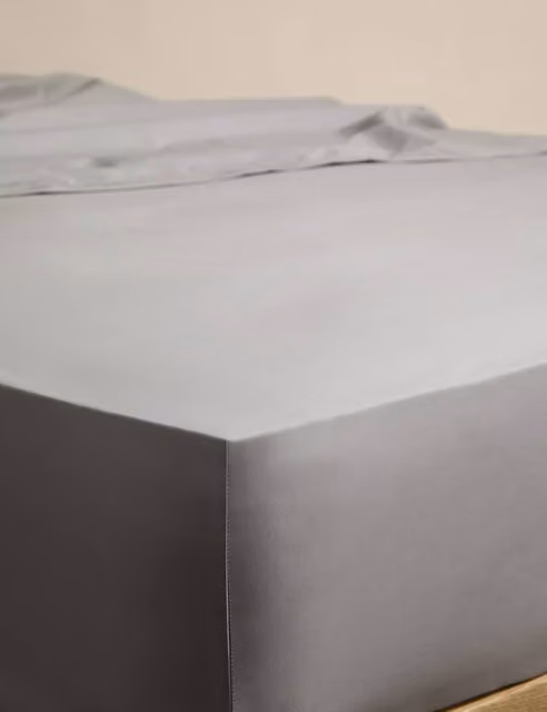M&S Egyptian Cotton Deep Fitted Sheet in Grey Marble, W/D/H: 140 x 200 cm