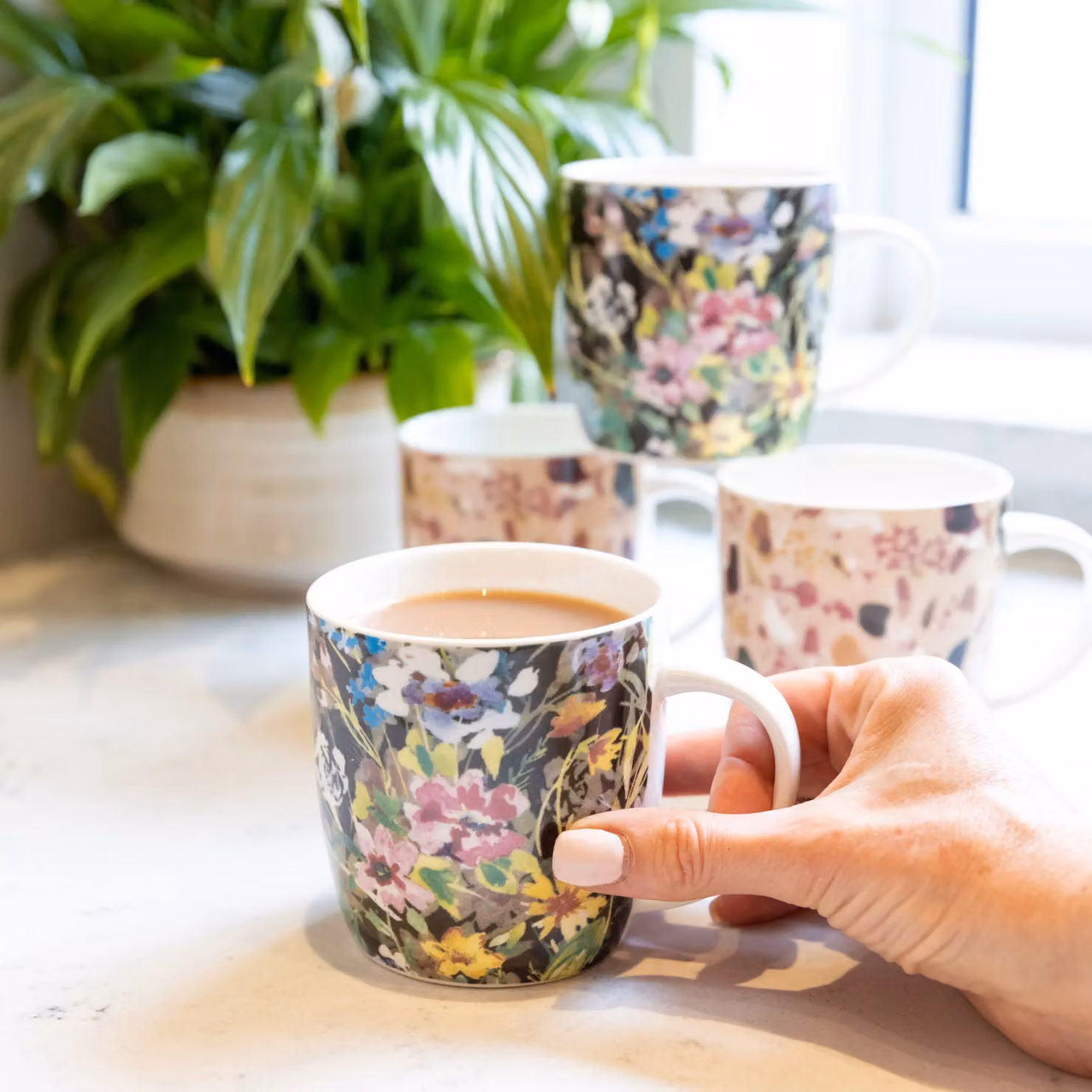 KitchenCraft Set of 4 Multicolour Floral Terrazzo Stoneware Mugs, 425ml – 4