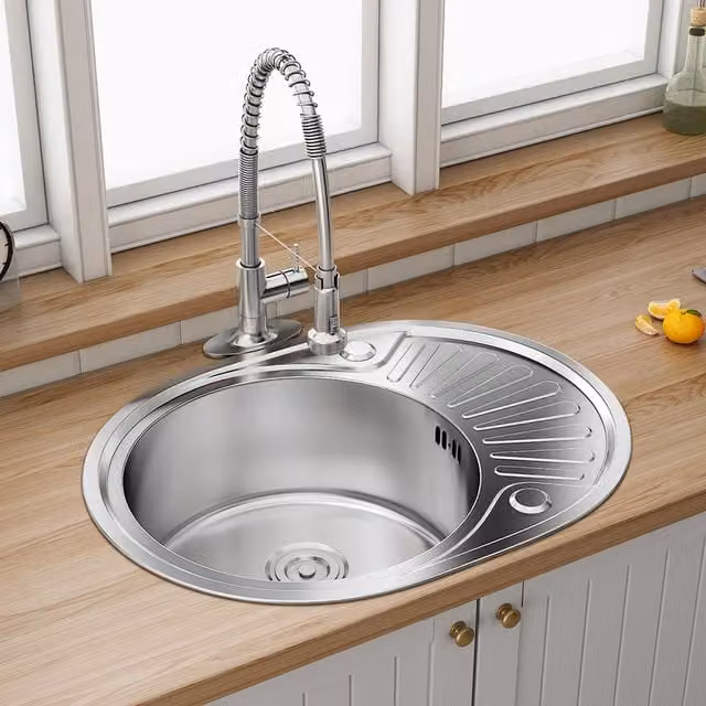 Livingandhome Reversible Stainless Steel Kitchen Sink Wash Basin with Drainboard in Silver, Width: 77 cm