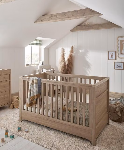 Mamas & Papas Barton Solid Wood Cotbed in Oak/Brown