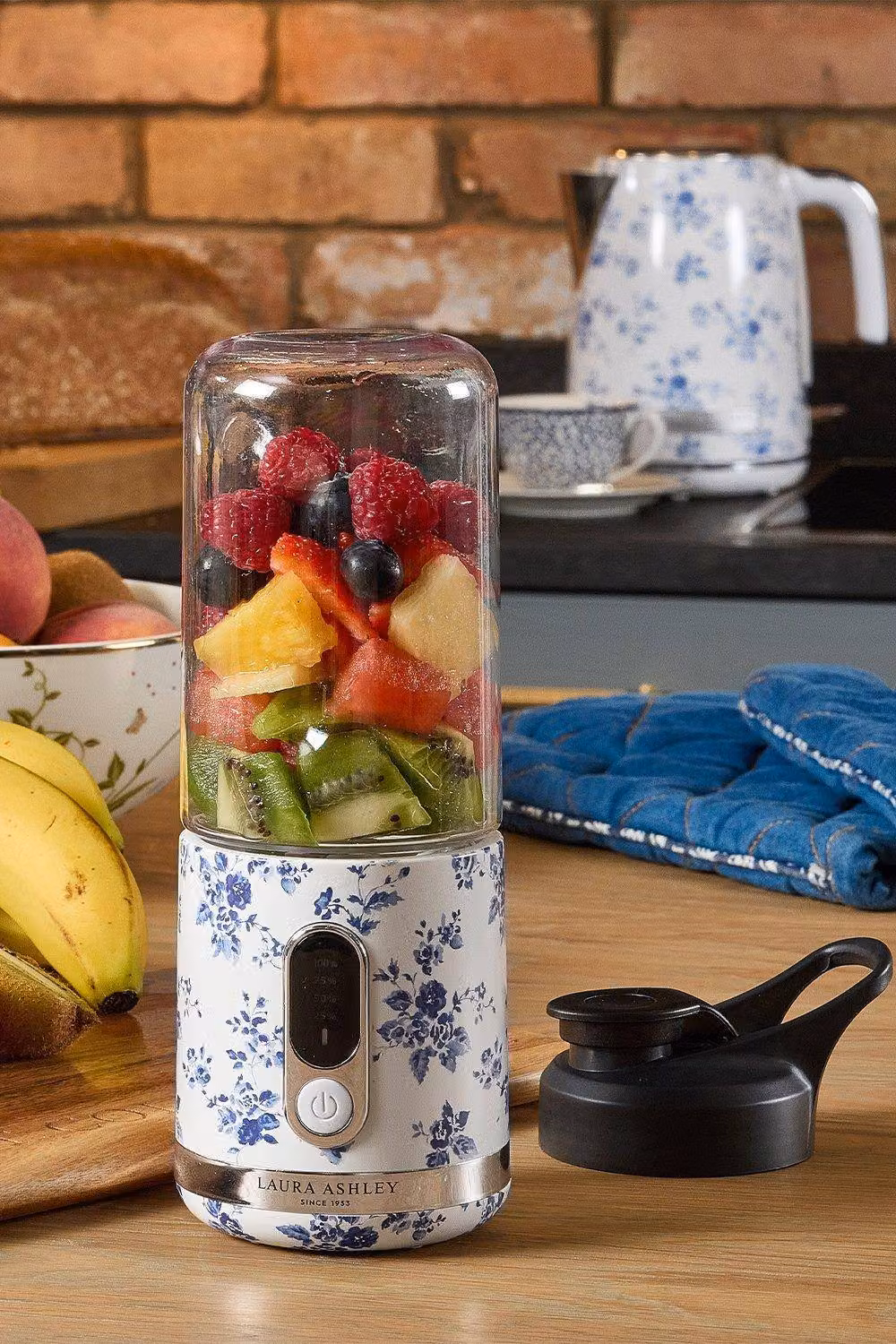 Laura Ashley VQ China Rose Portable Smoothie Maker in Multicolour – 2