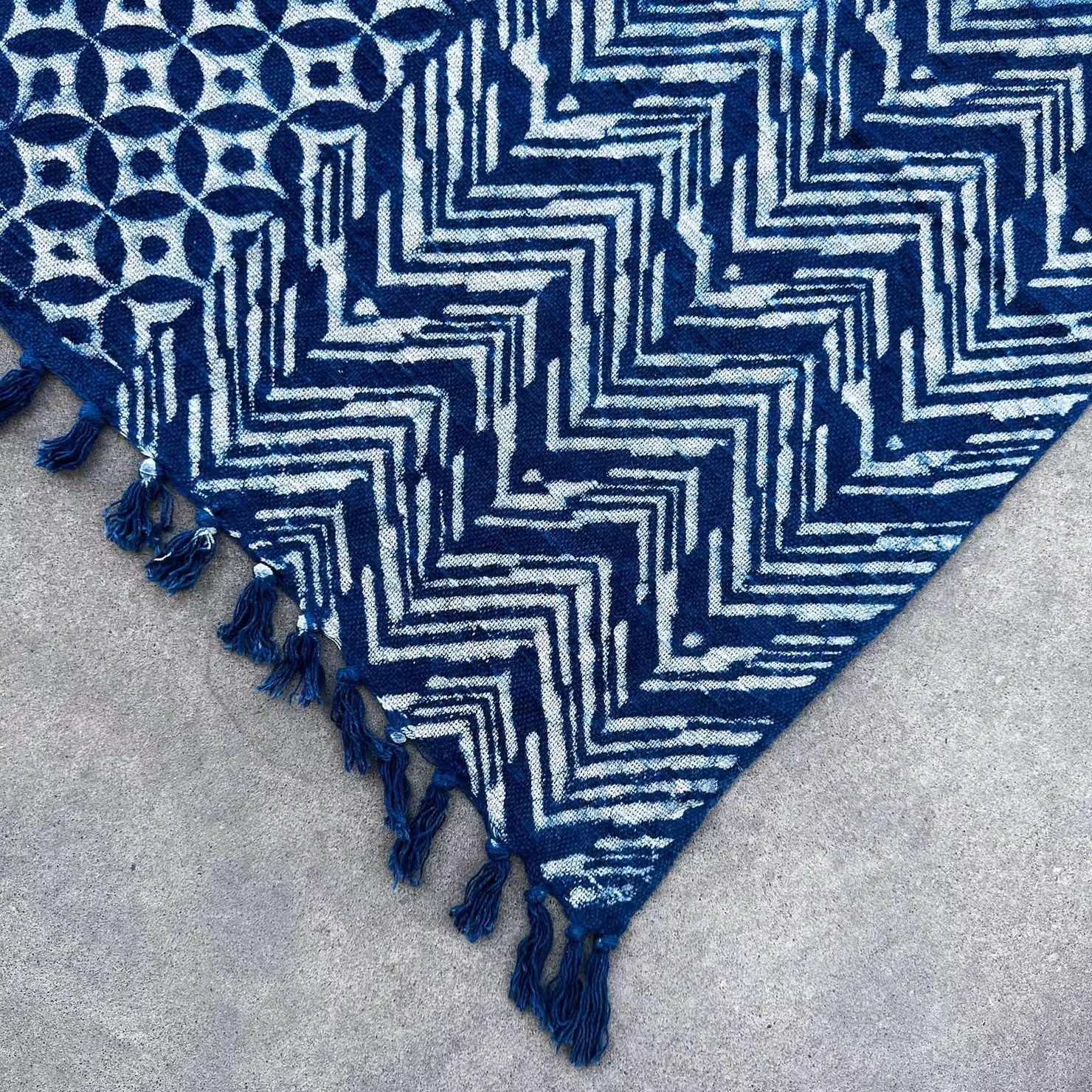 KDMD Handmade Indigo Throw in Blue Namoona Waves, W: 170 cm, D: 120 cm – 3