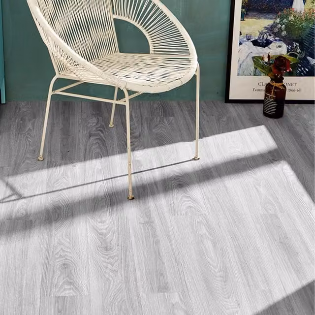 Livingandhome Self-adhesive Rustic Wood Look PVC Laminate Plank Flooring in Grey
