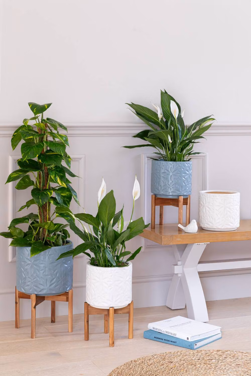 Ivyline Aspen Round Ceramic and Wood Tabletop Flower Planter, White, W: 22 cm, D: 22 cm, H: 34 cm – 2