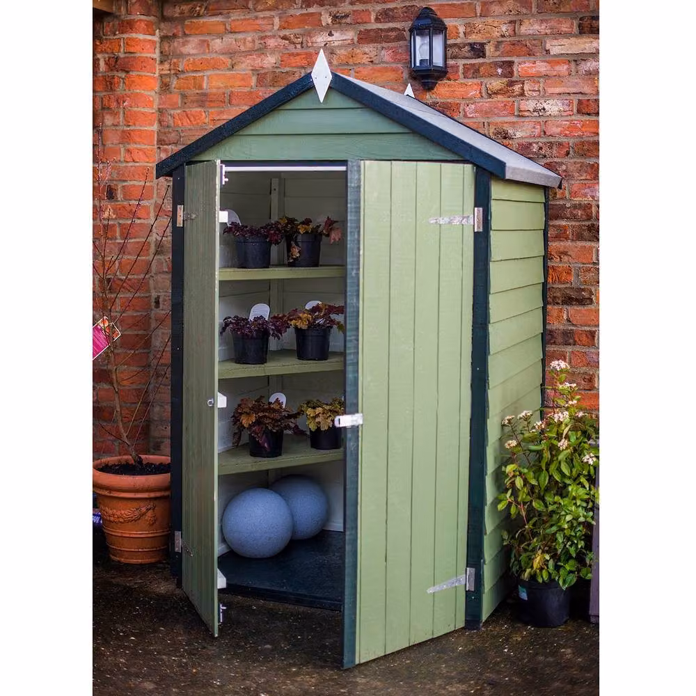 Shires Brown Dip Treated Apex Overlap Wooden Shed with Double Doors and 3 Corner Shelves W/D/H: 121.9 x 59.4 x 194.3 cm – 2