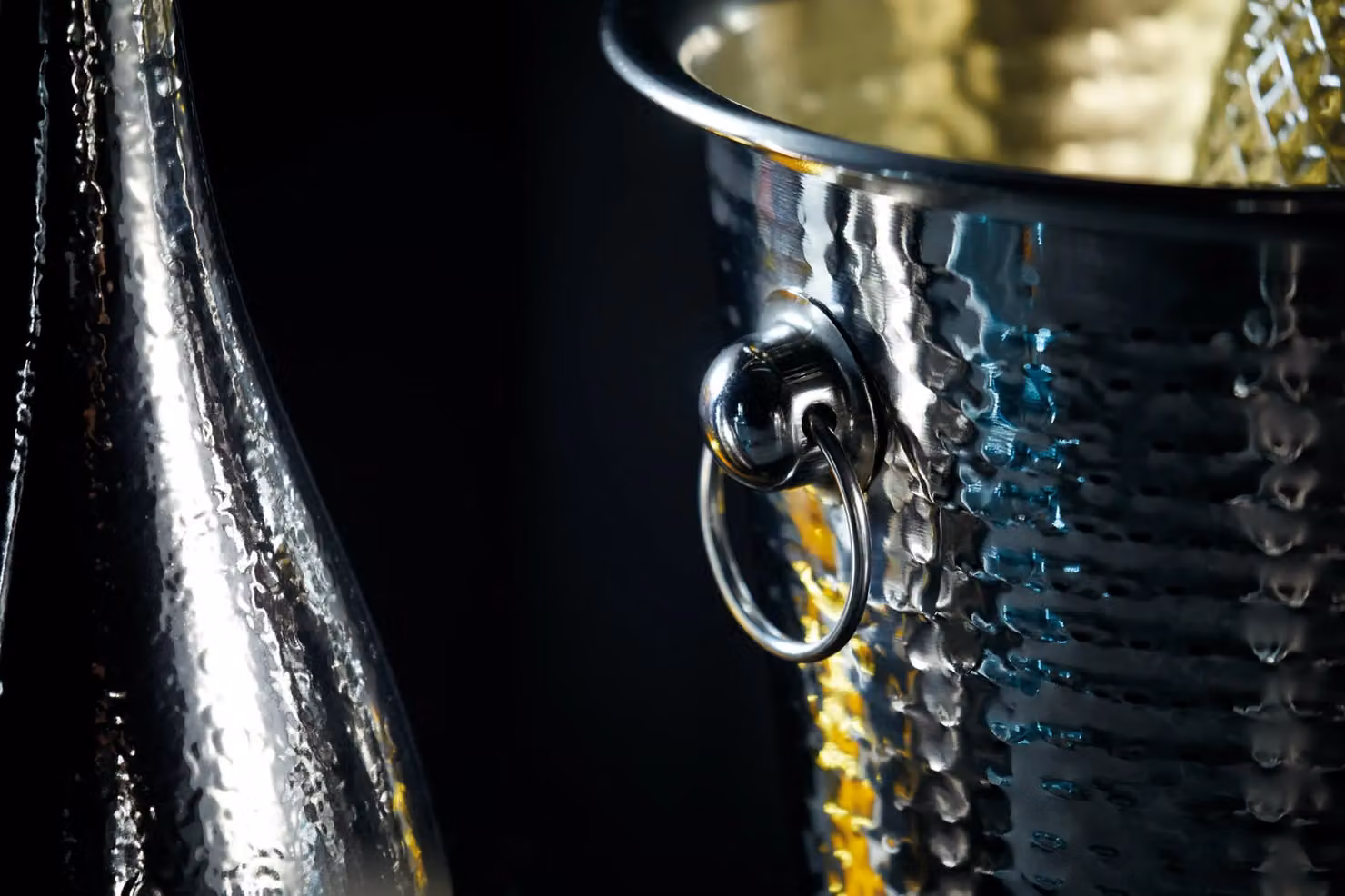 BarCraft Hammered Stainless Steel Wine and Champagne Cooler Bucket in Silver, W/D/H: 21 x 20.5 x 21 cm – 3