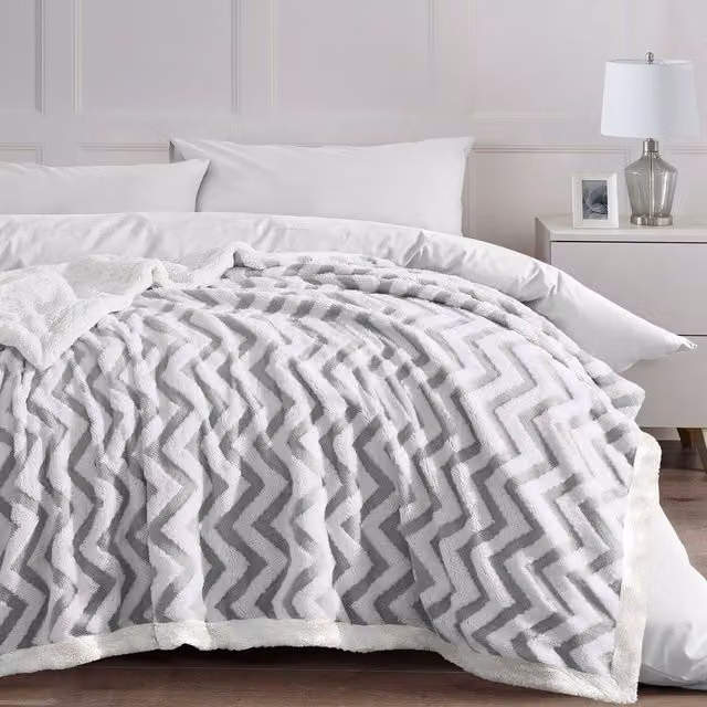 Velosso Grey Jacquard Chevron Throw Blanket with Sherpa Backing, W: 100 cm, L: 150 cm