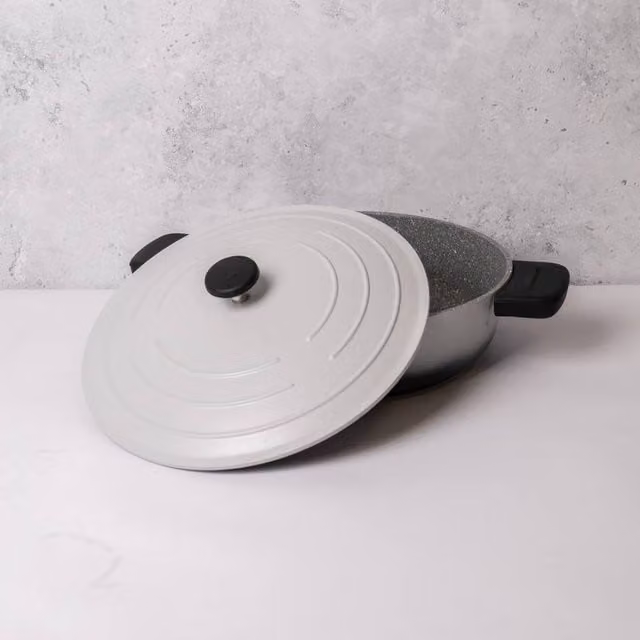 MasterClass Cast Aluminium Casserole Dish with Handle Covers, Ombre Grey, 4L – 1