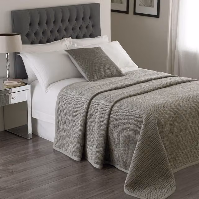 Paoletti Brooklands Quilted Bedspread in Metallic Silver – 1