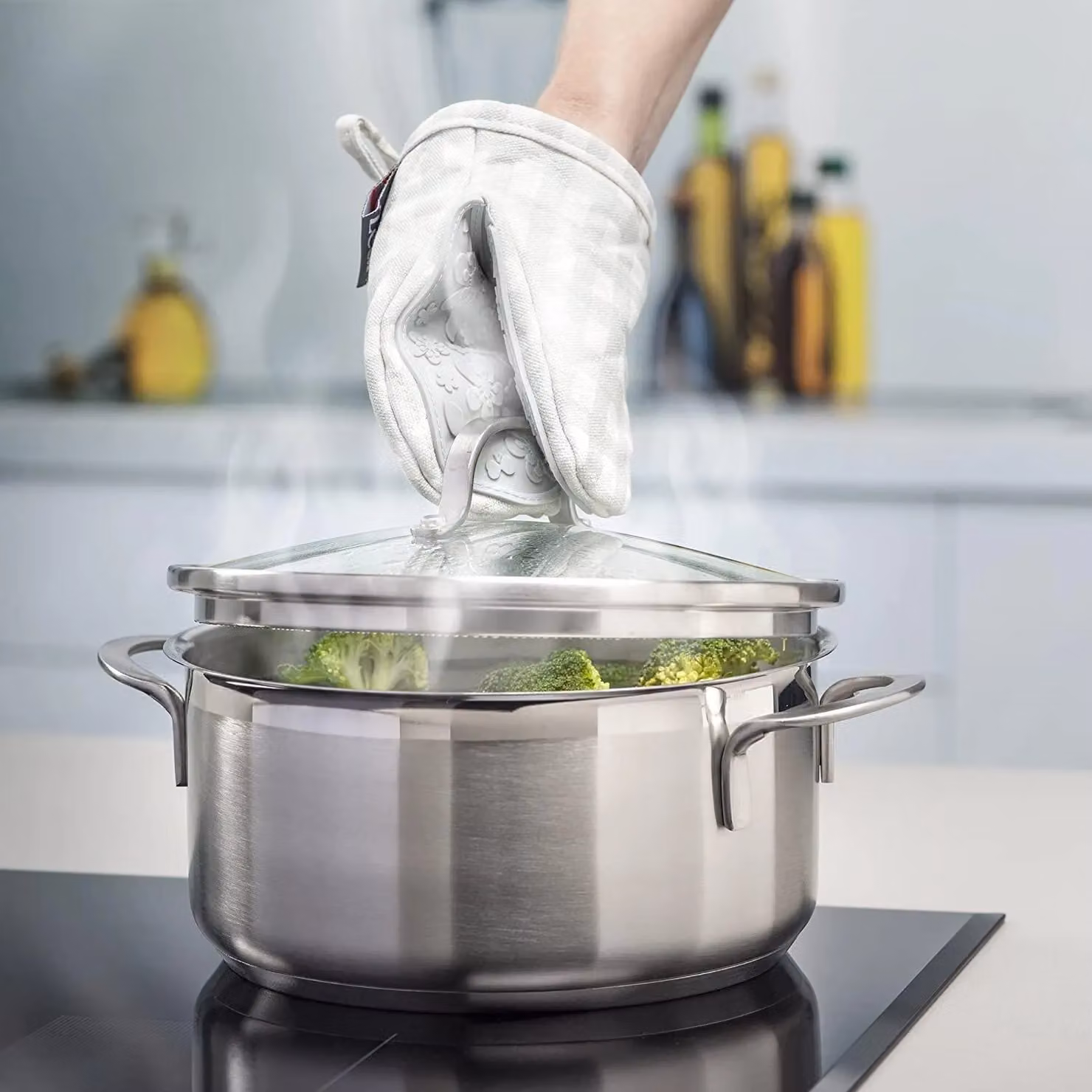 Zeal Silicone Mini Oven Mitt Pot Holder Gingham in Duck Egg Blue, W/D/H: 17.5 x 13.5 x 2.5 cm – 2