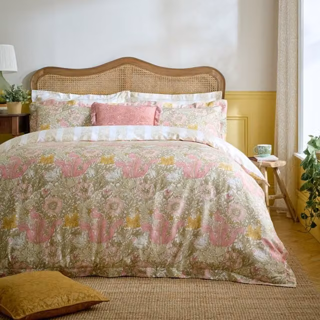 William Morris At Home Compton Reversible Floral Cotton Mako Satin Duvet Cover and Pillowcase Set in Multicolour